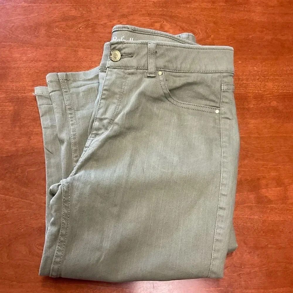 EUC Rafaella Green Jean Capris Size 6 ❤️🌻 #SS6
